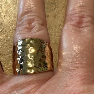Premier Designs Gorgeous Gold Tone Hammer Ring Size 11 EUC
